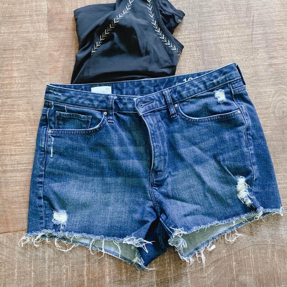 Gap 1969 slim cutoff denim shorts